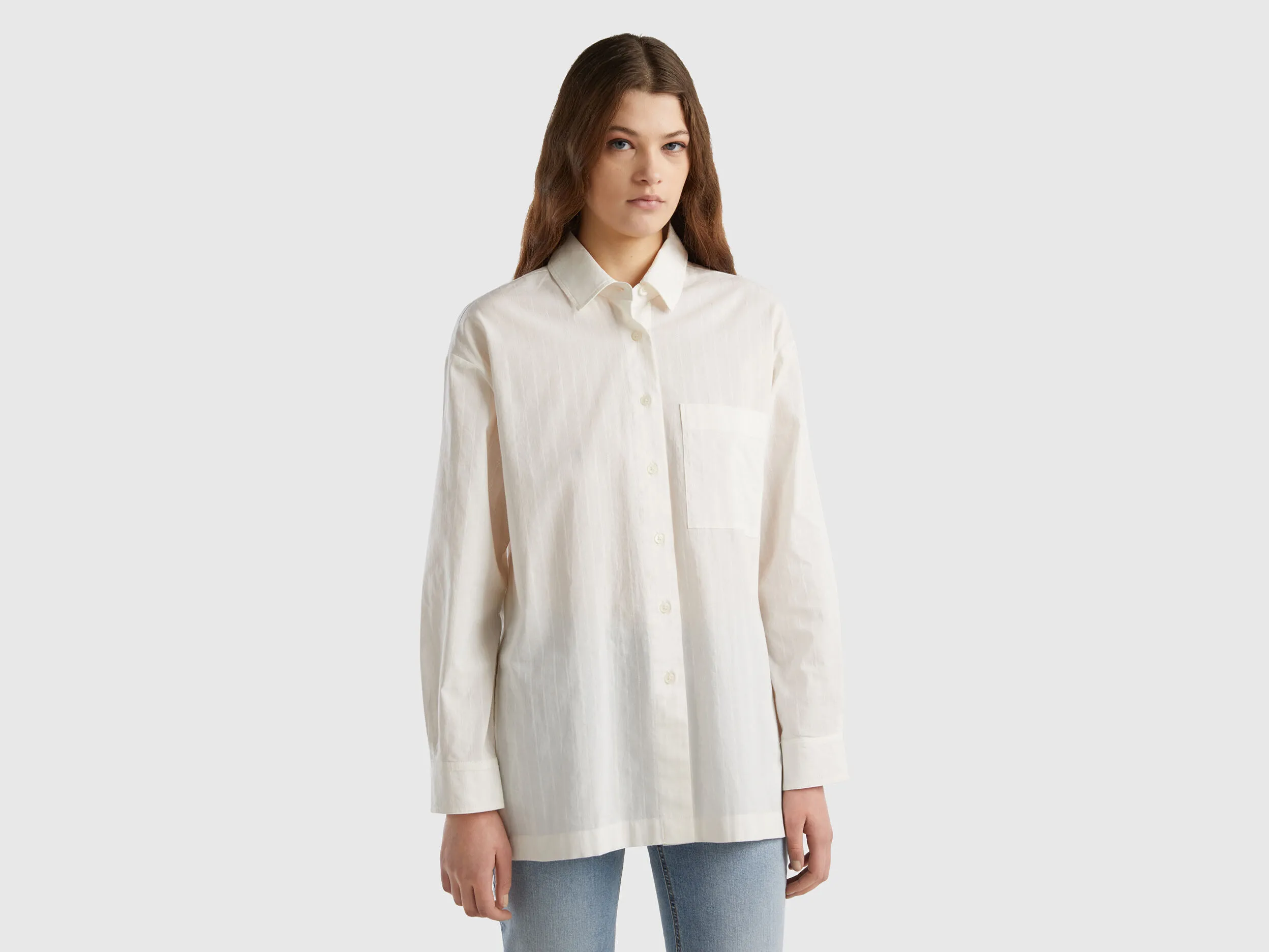 Camisa ligera oversize con aberturas